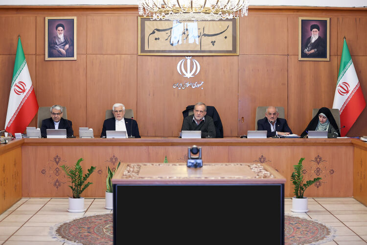 منابع حاصل از اصلاح قیمت سوخت به مردم بازمی‌گردد