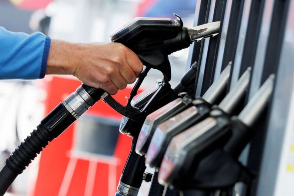سهمیه بنزین کارت‌های آزاد در جنوب و شرق کرمان به ۲ برابر افزایش یافت