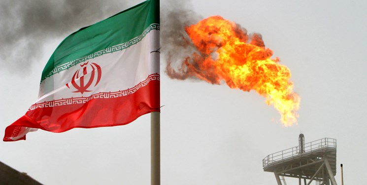 پیش‌بینی وزیر خارجه آمریکا از عدم لغو تحریم‌های ایران، نفت را گران کرد