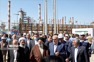 وزیر نفت: ایران در ساخت پالایشگاه نفت و گاز به خودکفایی رسیده است 